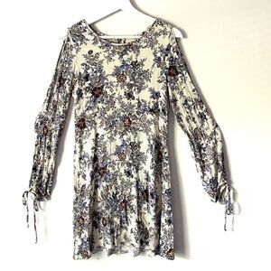 American Eagle Cold Shoulder long sleeve open back